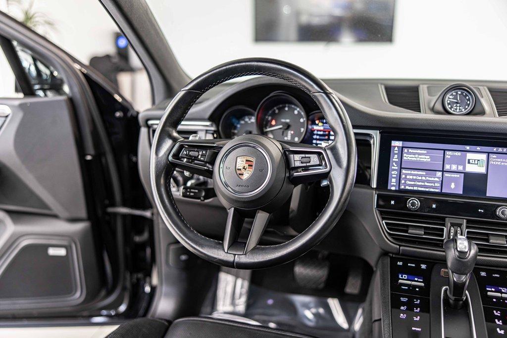 2022 Porsche Macan Vehicle Photo in Saint Charles, IL 60174