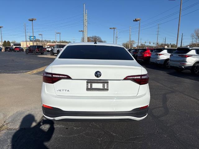 2024 Volkswagen Jetta Vehicle Photo in MANHATTAN, KS 66502-5036