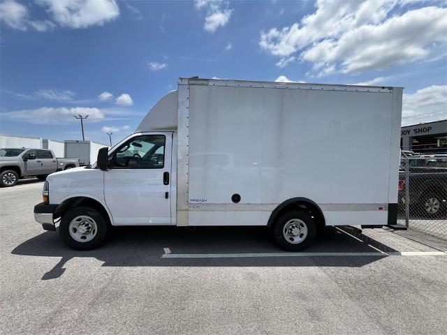 2023 Chevrolet Express Cutaway 3500 Vehicle Photo in ALCOA, TN 37701-3235