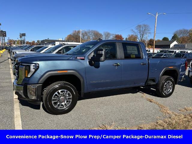 2025 GMC Sierra 3500HD Vehicle Photo in CHICOPEE, MA 01020-5001