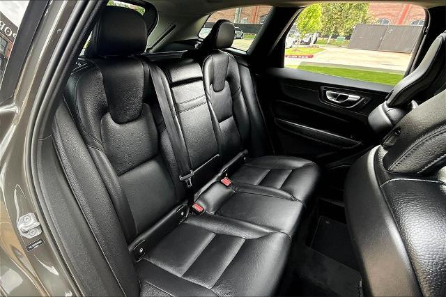 2022 Volvo XC60 Vehicle Photo in Houston, TX 77007