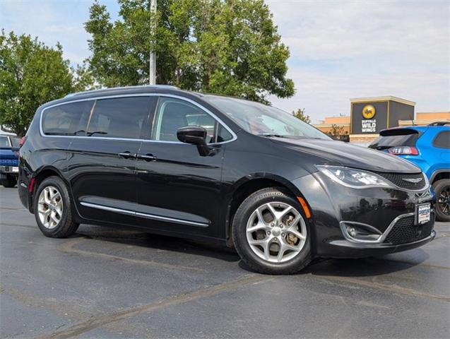 2017 Chrysler Pacifica Vehicle Photo in AURORA, CO 80012-4011