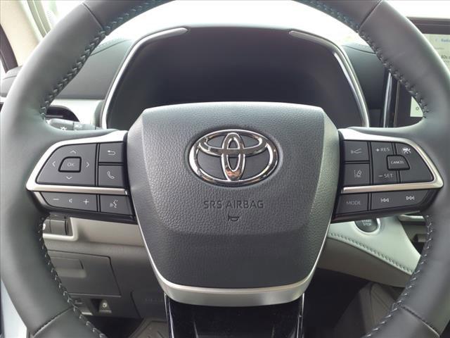 2024 Toyota Highlander Vehicle Photo in HENDERSON, NC 27536-2966