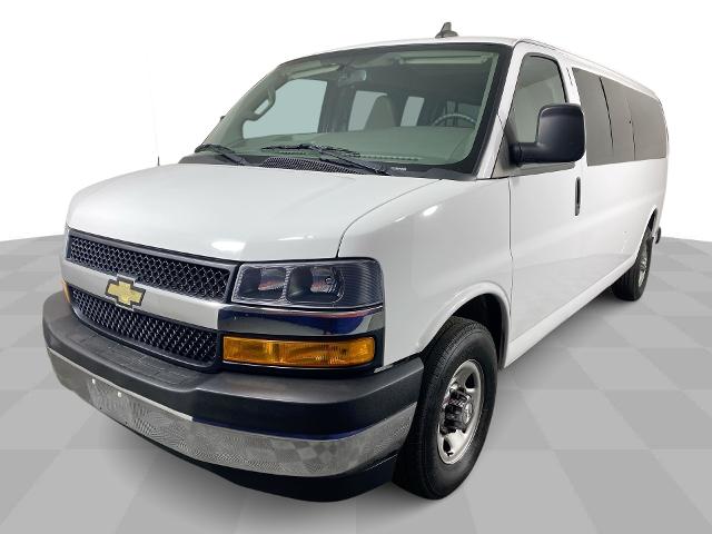 2018 Chevrolet Express Passenger Vehicle Photo in ALLIANCE, OH 44601-4622