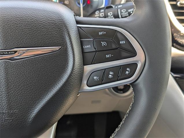 2022 Chrysler Pacifica Vehicle Photo in AURORA, CO 80012-4011