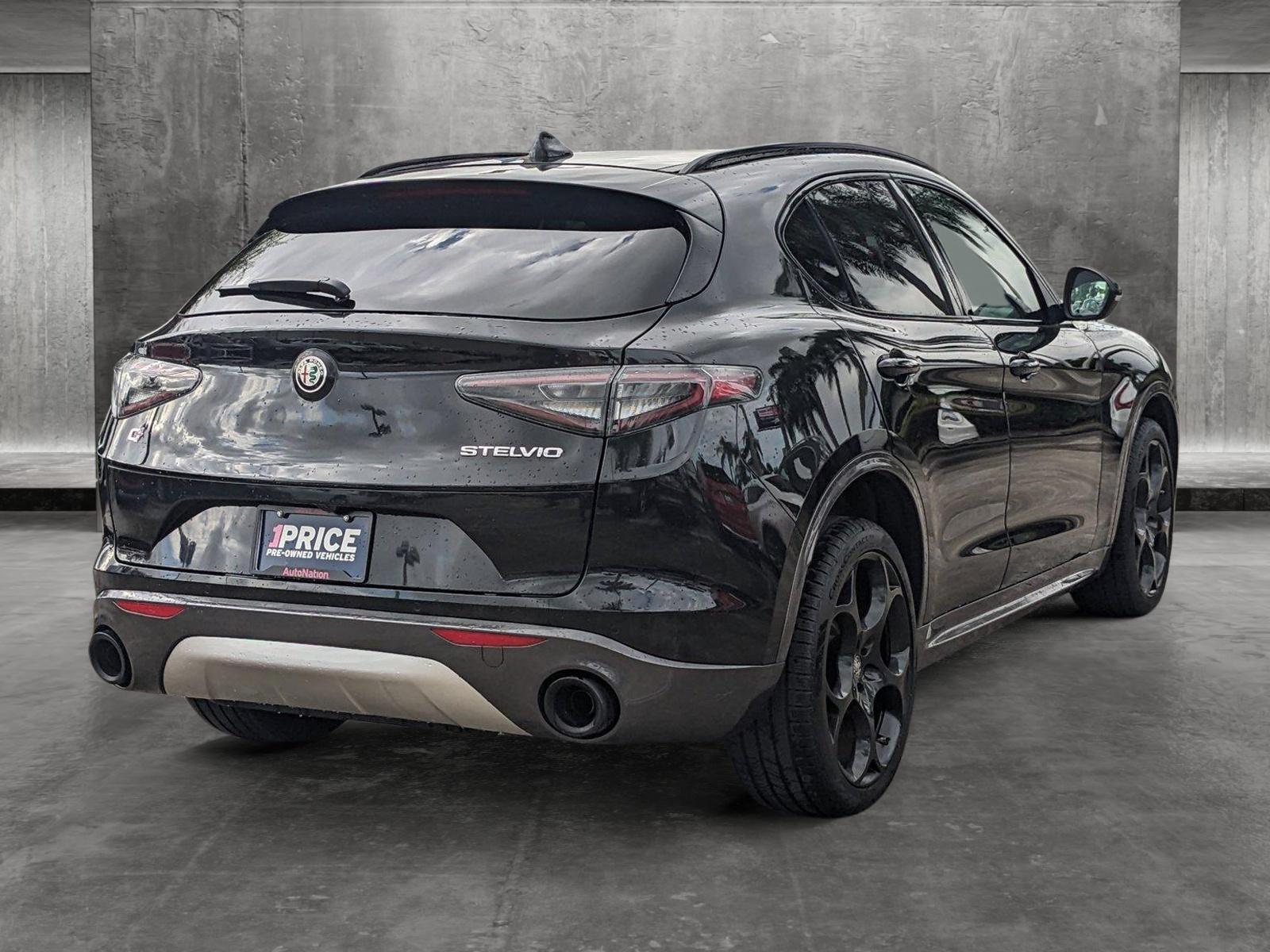 2024 Alfa Romeo Stelvio Vehicle Photo in MIAMI, FL 33172-3015