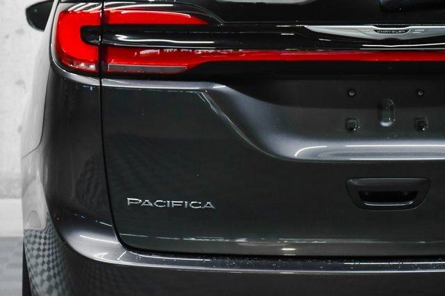 2022 Chrysler Pacifica Vehicle Photo in EVERETT, WA 98203-5662