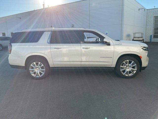 2022 Chevrolet Suburban Vehicle Photo in ENGLEWOOD, CO 80113-6708