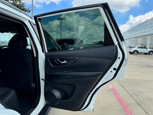 2020 Nissan Rogue Vehicle Photo in Grapevine, TX 76051