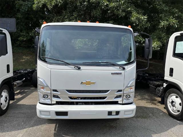 2025 Chevrolet Low Cab Forward 4500 Vehicle Photo in ALCOA, TN 37701-3235