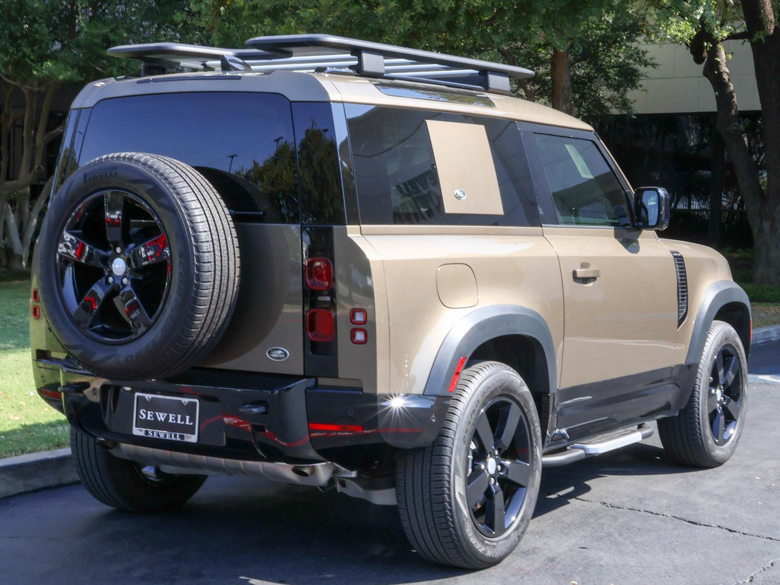 2022 Defender Vehicle Photo in DALLAS, TX 75209-3095