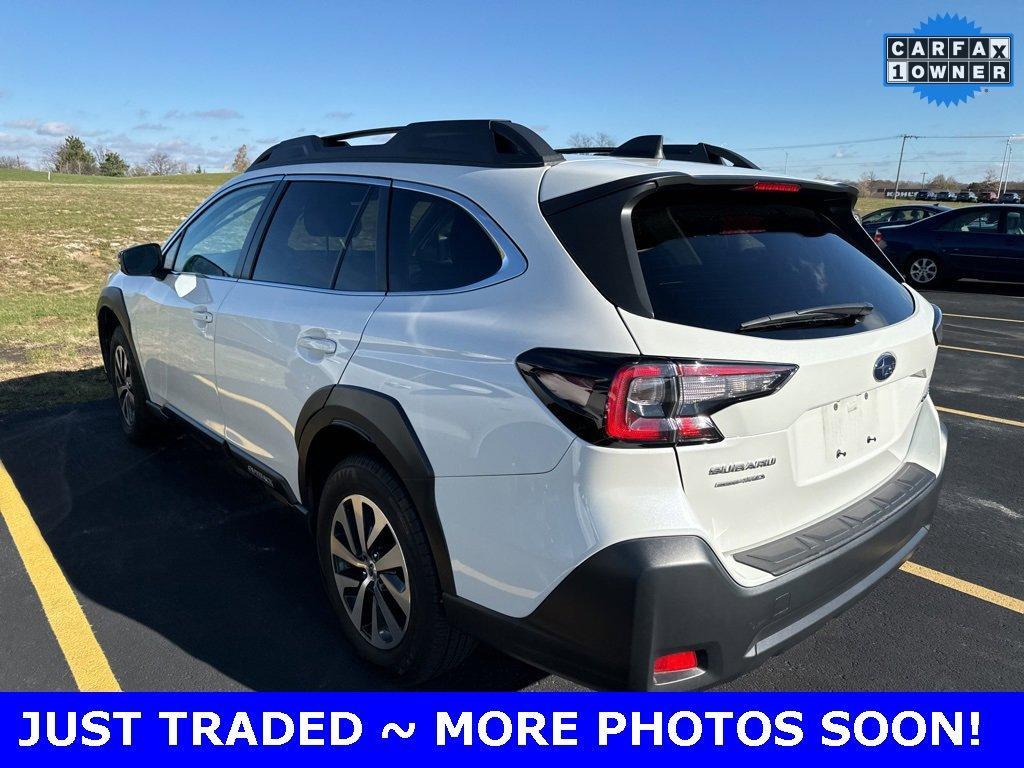 2023 Subaru Outback Vehicle Photo in Saint Charles, IL 60174