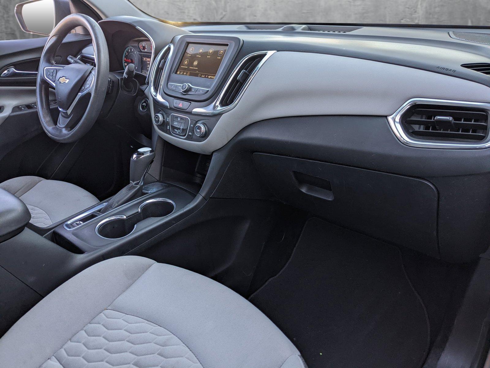 2019 Chevrolet Equinox Vehicle Photo in VALENCIA, CA 91355-1705