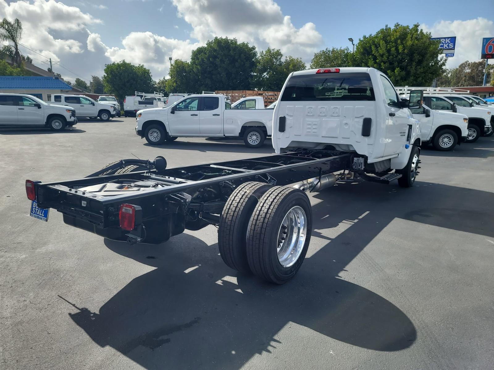 2023 Chevrolet Silverado Chassis Cab Vehicle Photo in LA MESA, CA 91942-8211