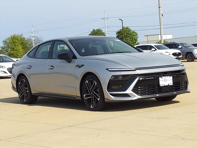 2024 Hyundai SONATA Vehicle Photo in Peoria, IL 61615