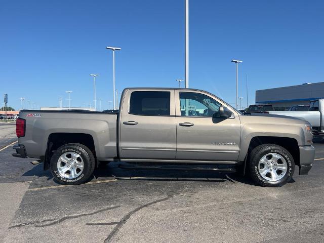 Used 2017 Chevrolet Silverado 1500 LT with VIN 3GCUKREC2HG210433 for sale in Green Bay, WI