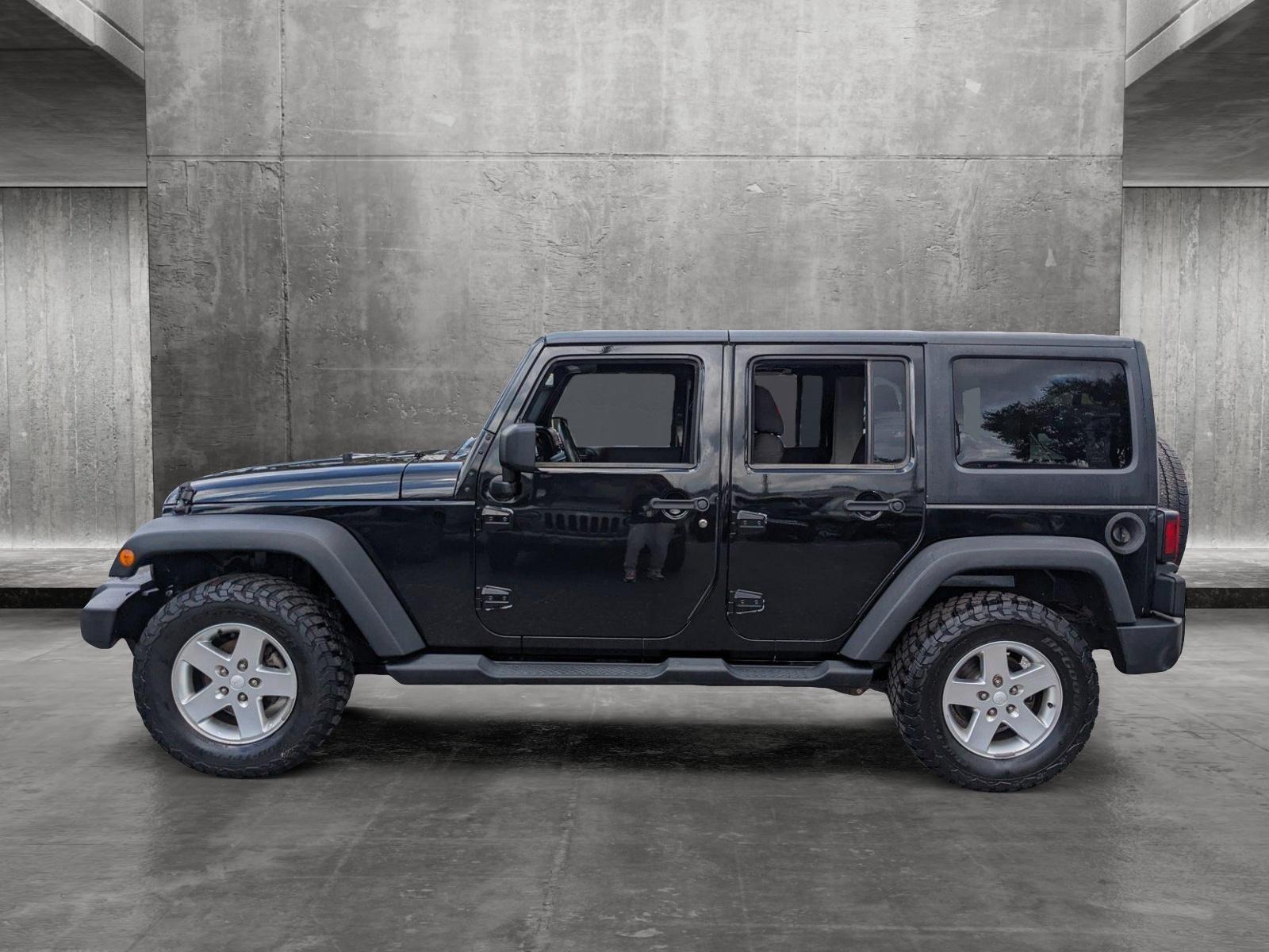 2013 Jeep Wrangler Unlimited Vehicle Photo in Tampa, FL 33614