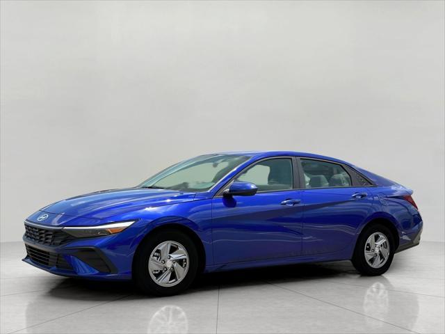 2024 Hyundai ELANTRA Vehicle Photo in Green Bay, WI 54304