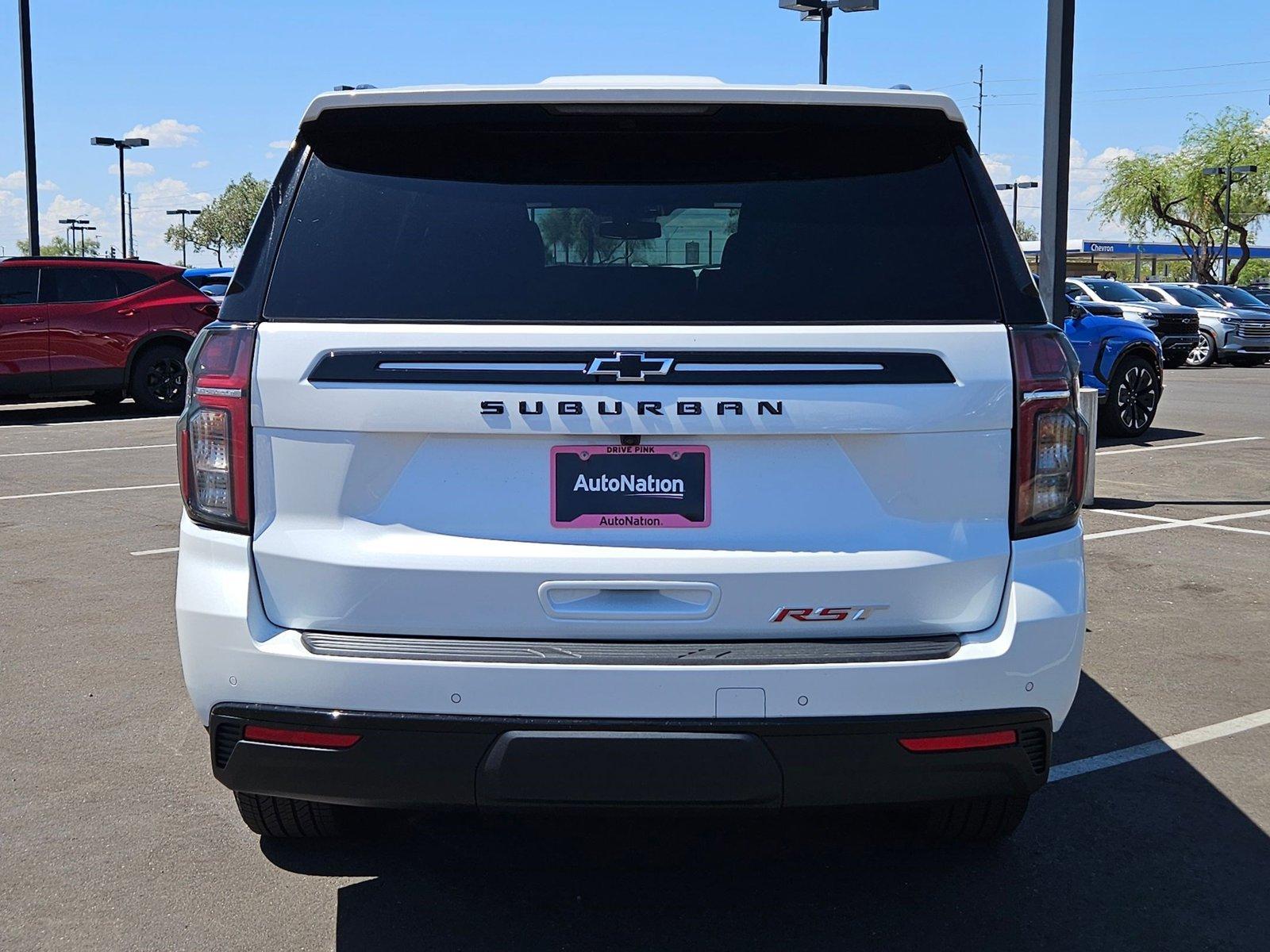 2024 Chevrolet Suburban Vehicle Photo in PEORIA, AZ 85382-3715