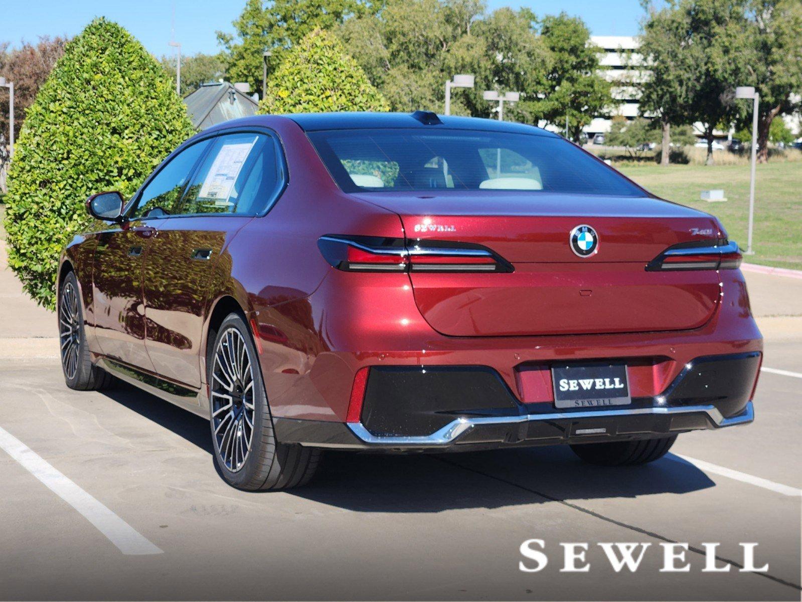 2025 BMW 740i Vehicle Photo in PLANO, TX 75024