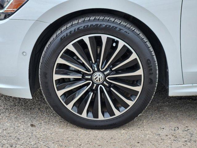 2022 Volkswagen Passat Vehicle Photo in SUGAR LAND, TX 77478-0000