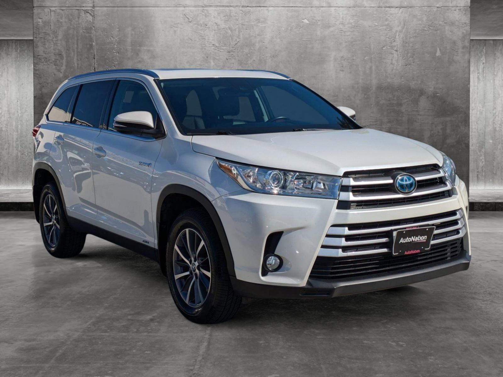 2019 Toyota Highlander Vehicle Photo in Tustin, CA 92782