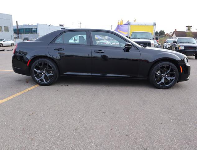 2022 Chrysler 300 Vehicle Photo in DETROIT, MI 48207-4102