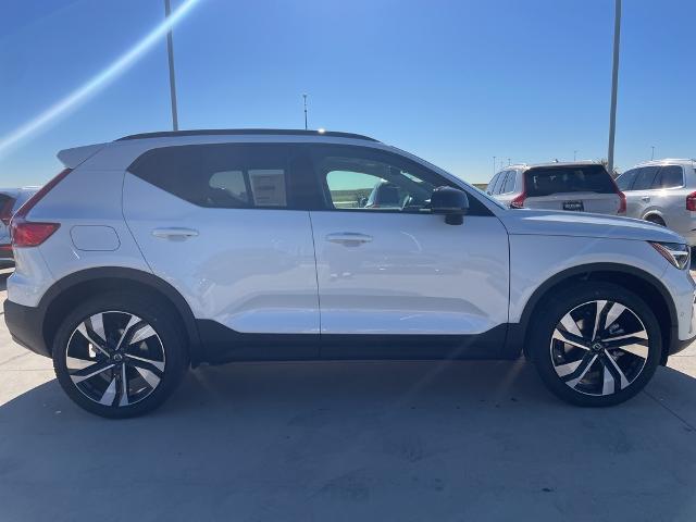 2025 Volvo XC40 Vehicle Photo in Grapevine, TX 76051