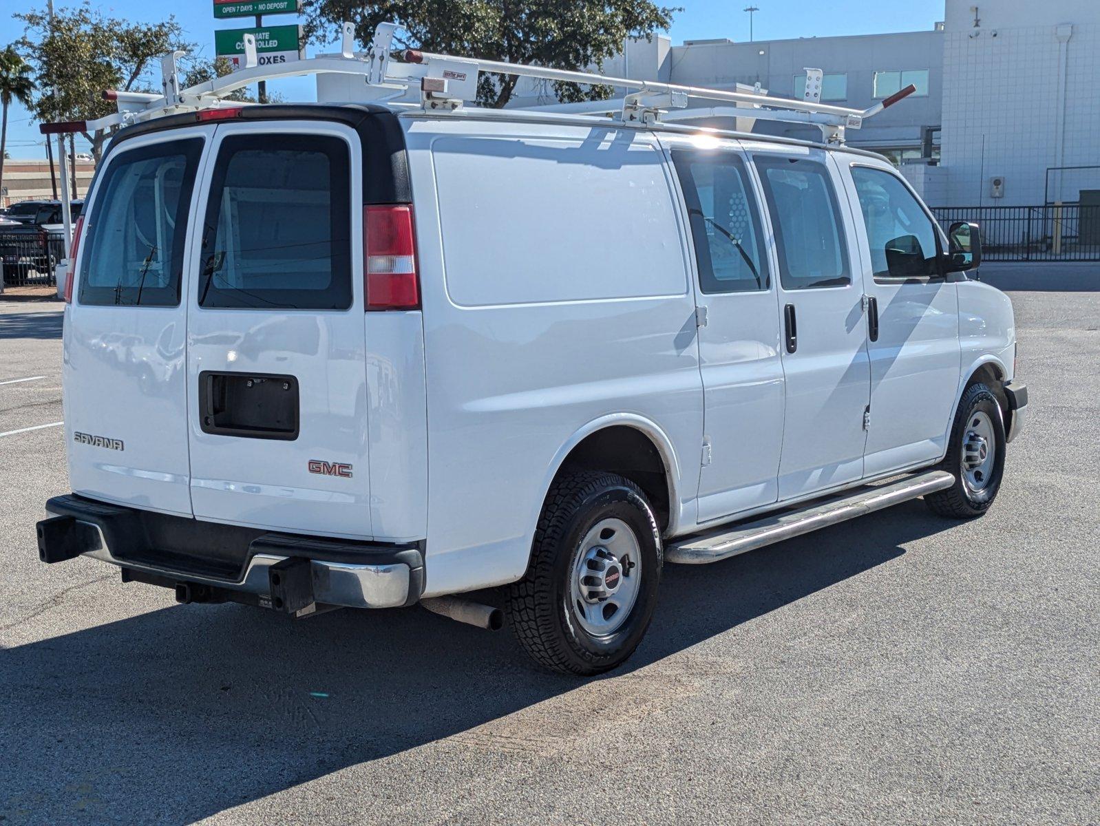 2017 GMC Savana Cargo Van Vehicle Photo in Corpus Christi, TX 78415