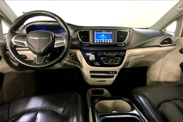 2020 Chrysler Pacifica Vehicle Photo in Kansas City, MO 64114