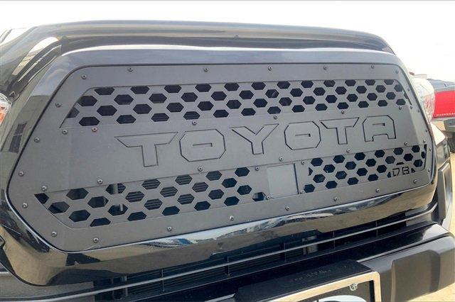 2018 Toyota Tacoma Vehicle Photo in TOPEKA, KS 66609-0000