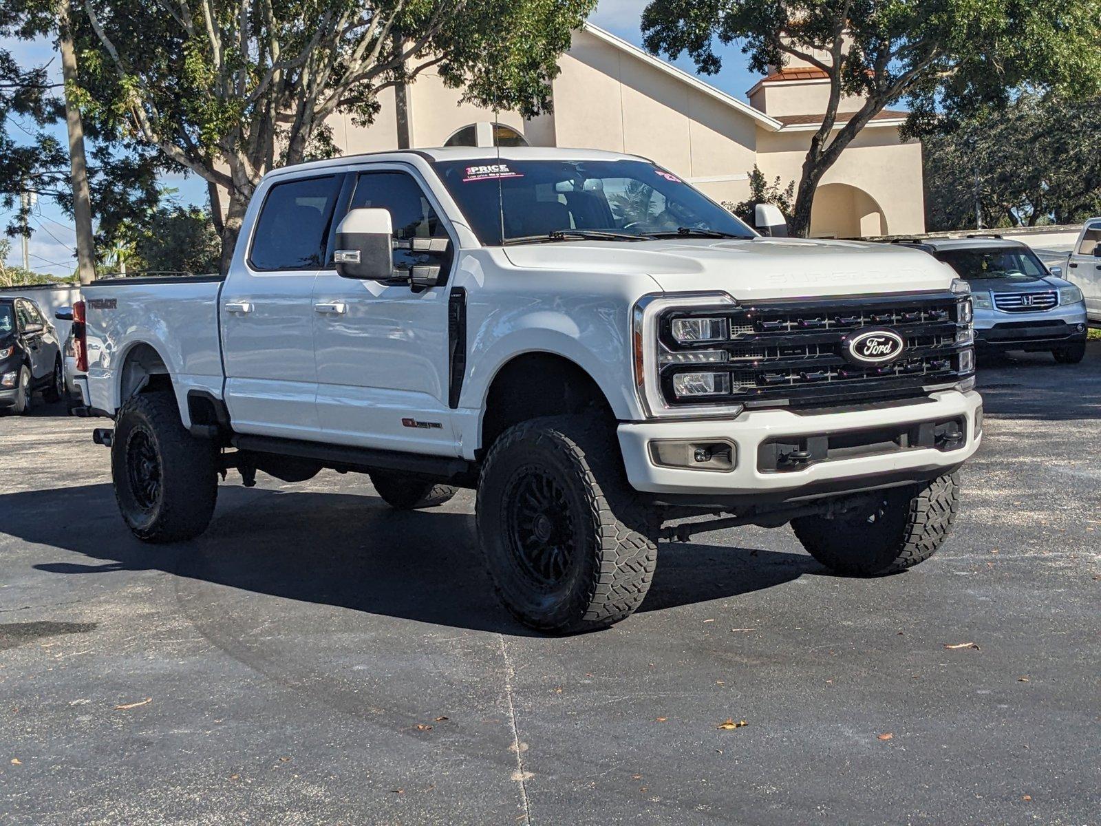 2023 Ford Super Duty F-250 SRW Vehicle Photo in GREENACRES, FL 33463-3207