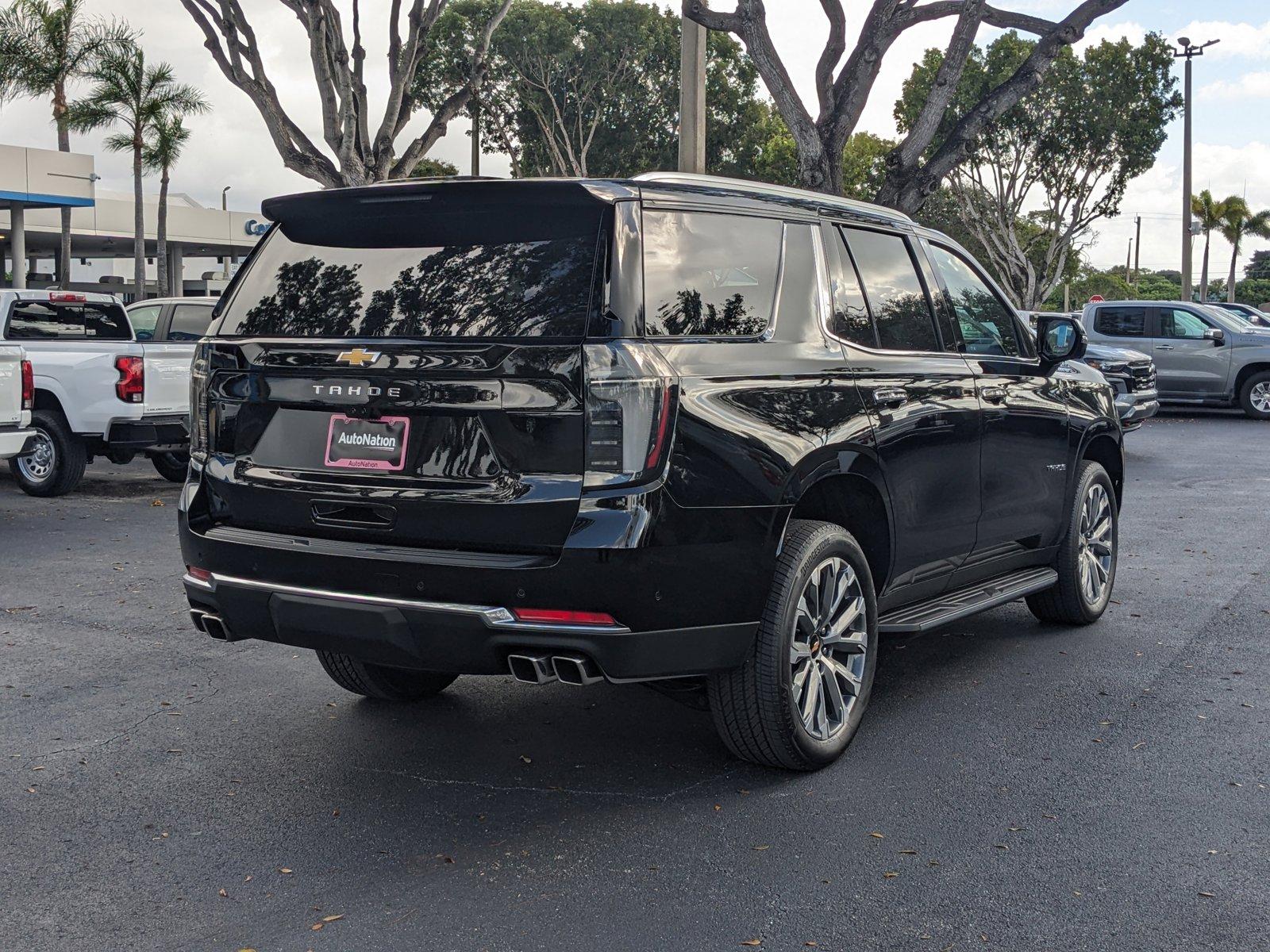 2025 Chevrolet Tahoe Vehicle Photo in GREENACRES, FL 33463-3207