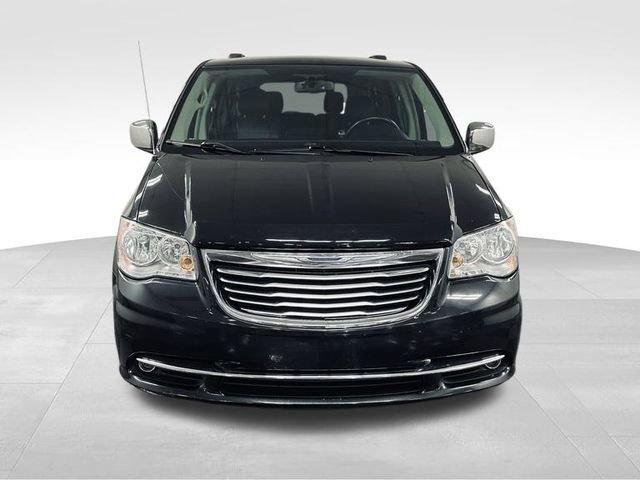 2016 Chrysler Town & Country Vehicle Photo in MEDINA, OH 44256-9631