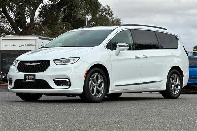 2022 Chrysler Pacifica Vehicle Photo in ELK GROVE, CA 95757-8703