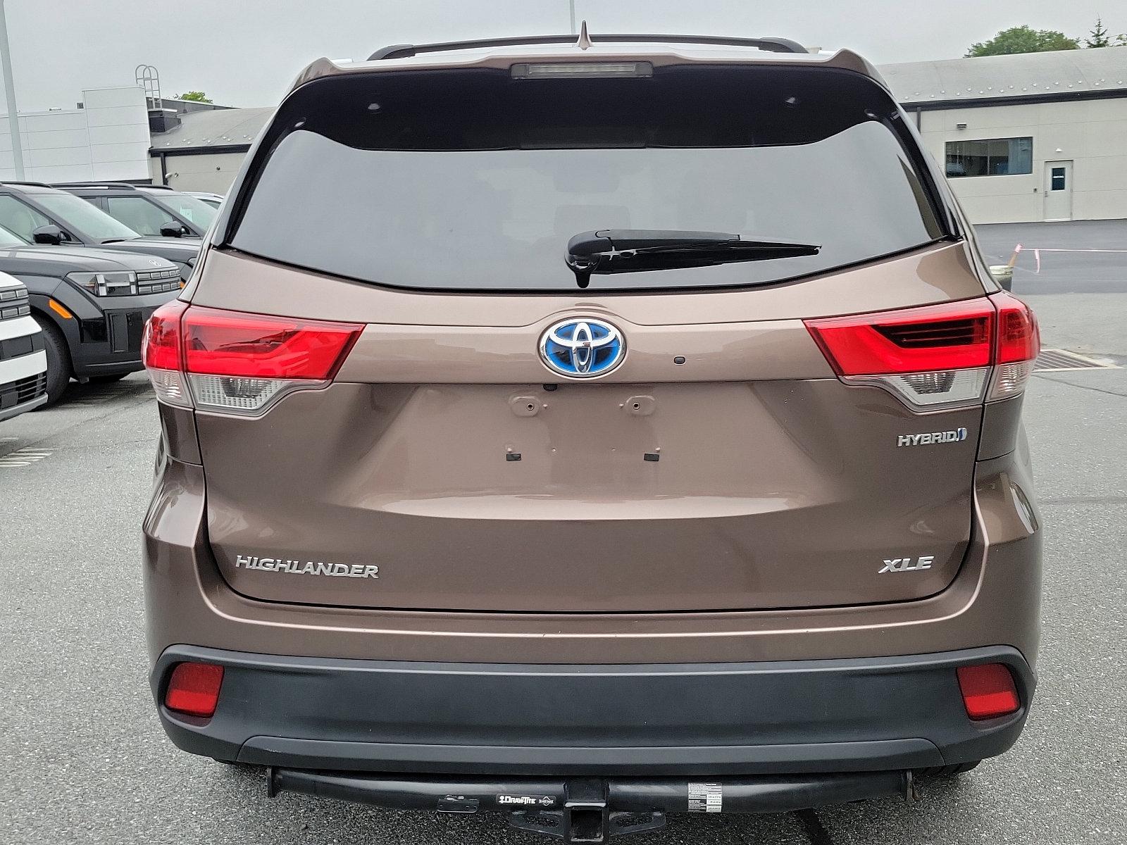 2019 Toyota Highlander Vehicle Photo in Harrisburg, PA 17111