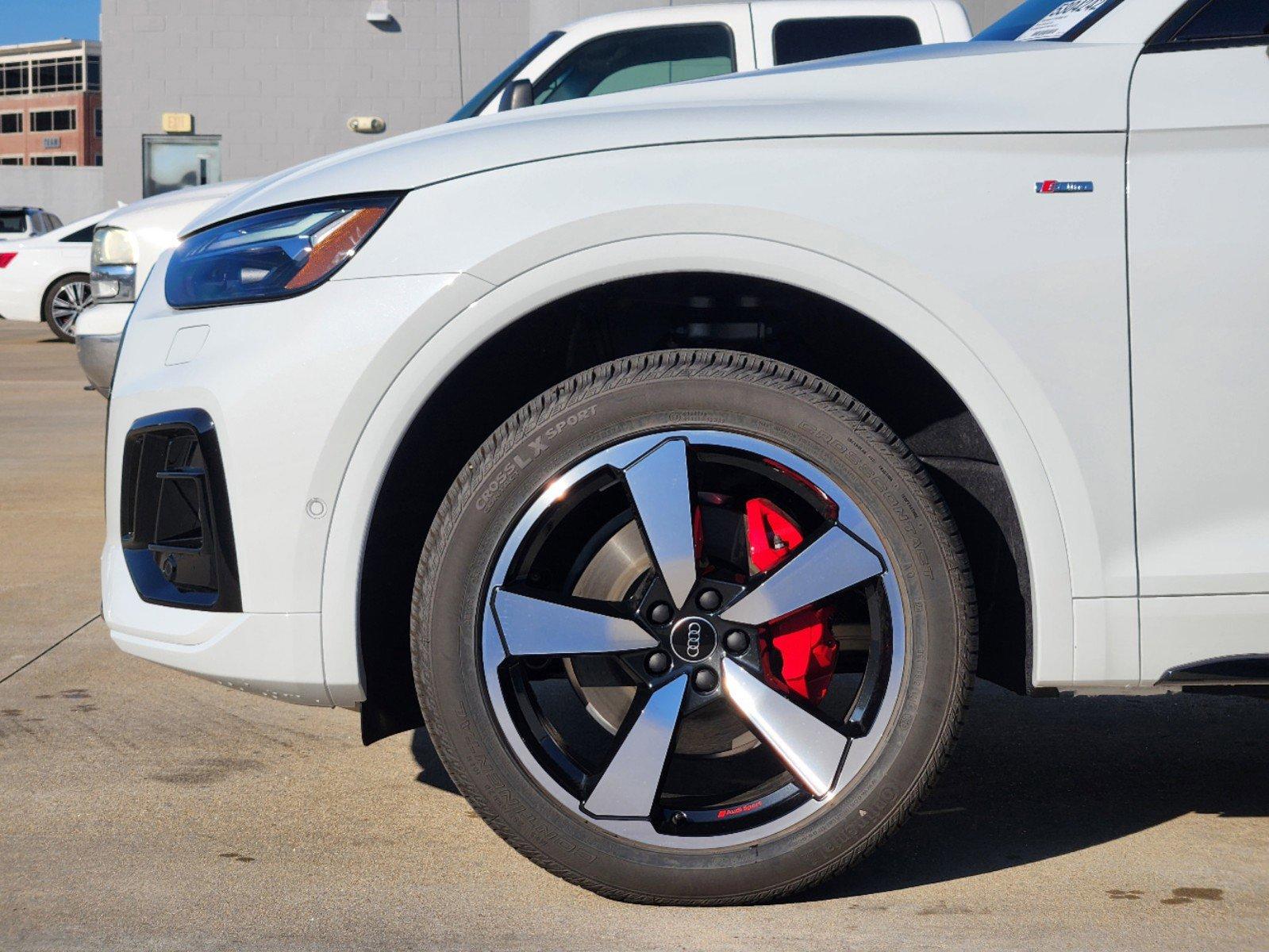 2024 Audi Q5 Sportback Vehicle Photo in SUGAR LAND, TX 77478