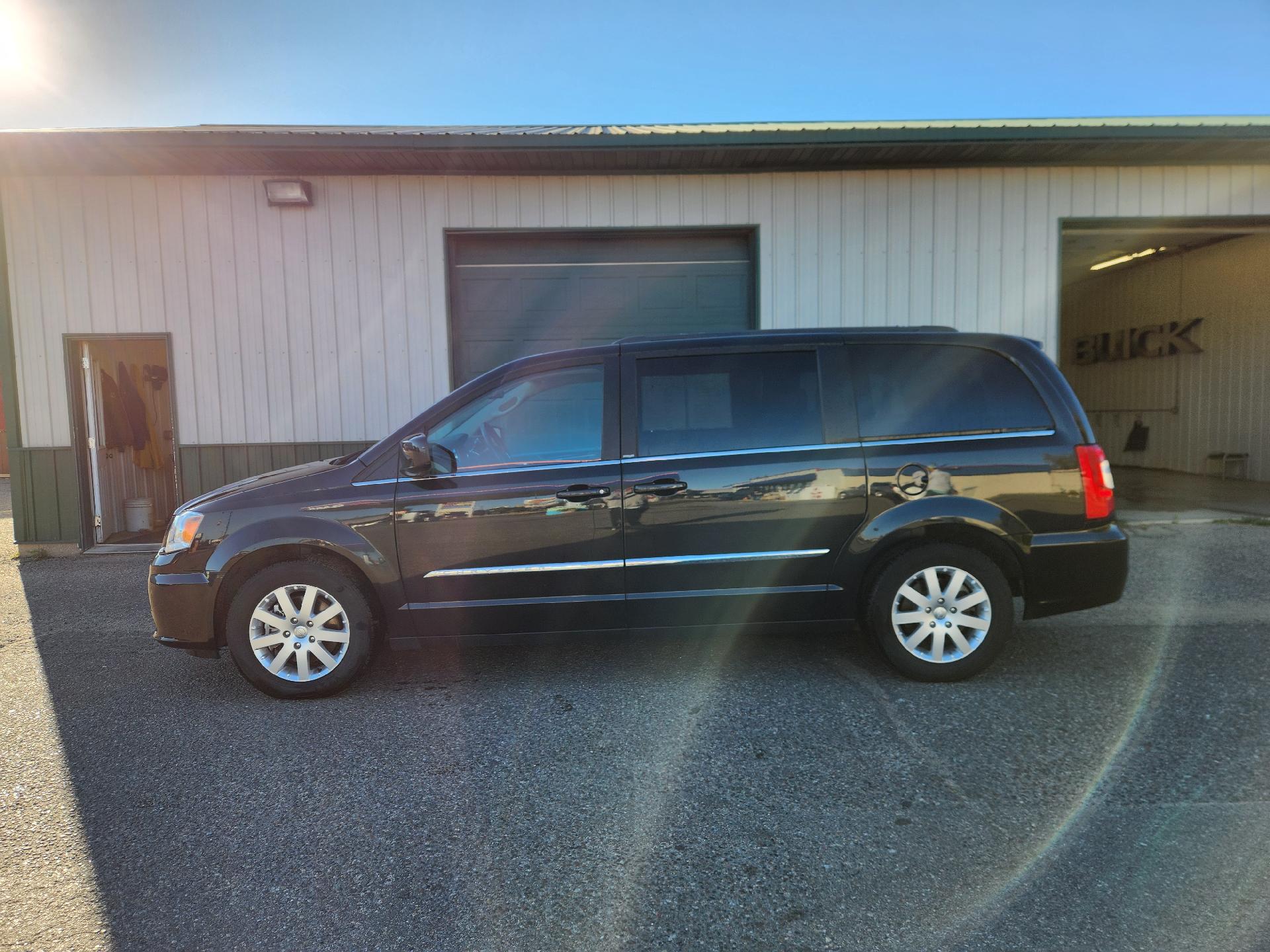 Used 2014 Chrysler Town & Country Touring with VIN 2C4RC1BG9ER345605 for sale in Staples, Minnesota