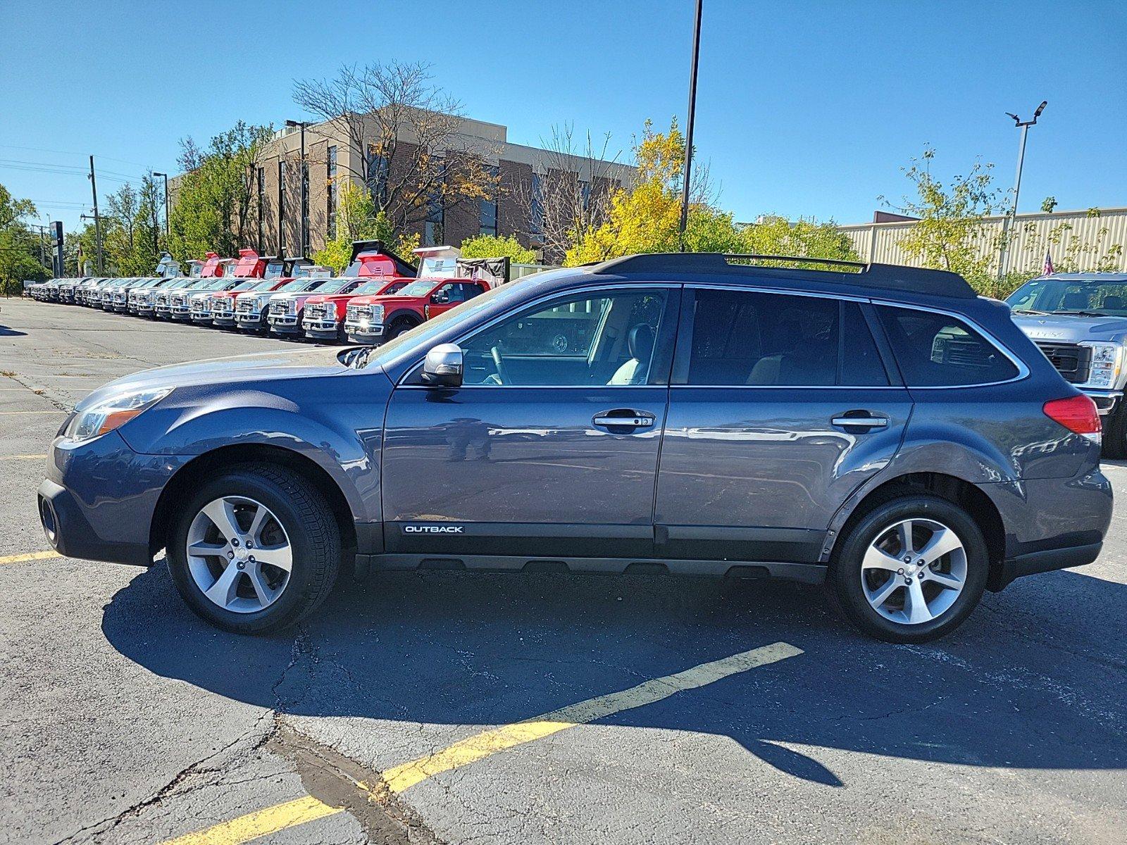 2014 Subaru Outback Vehicle Photo in Saint Charles, IL 60174