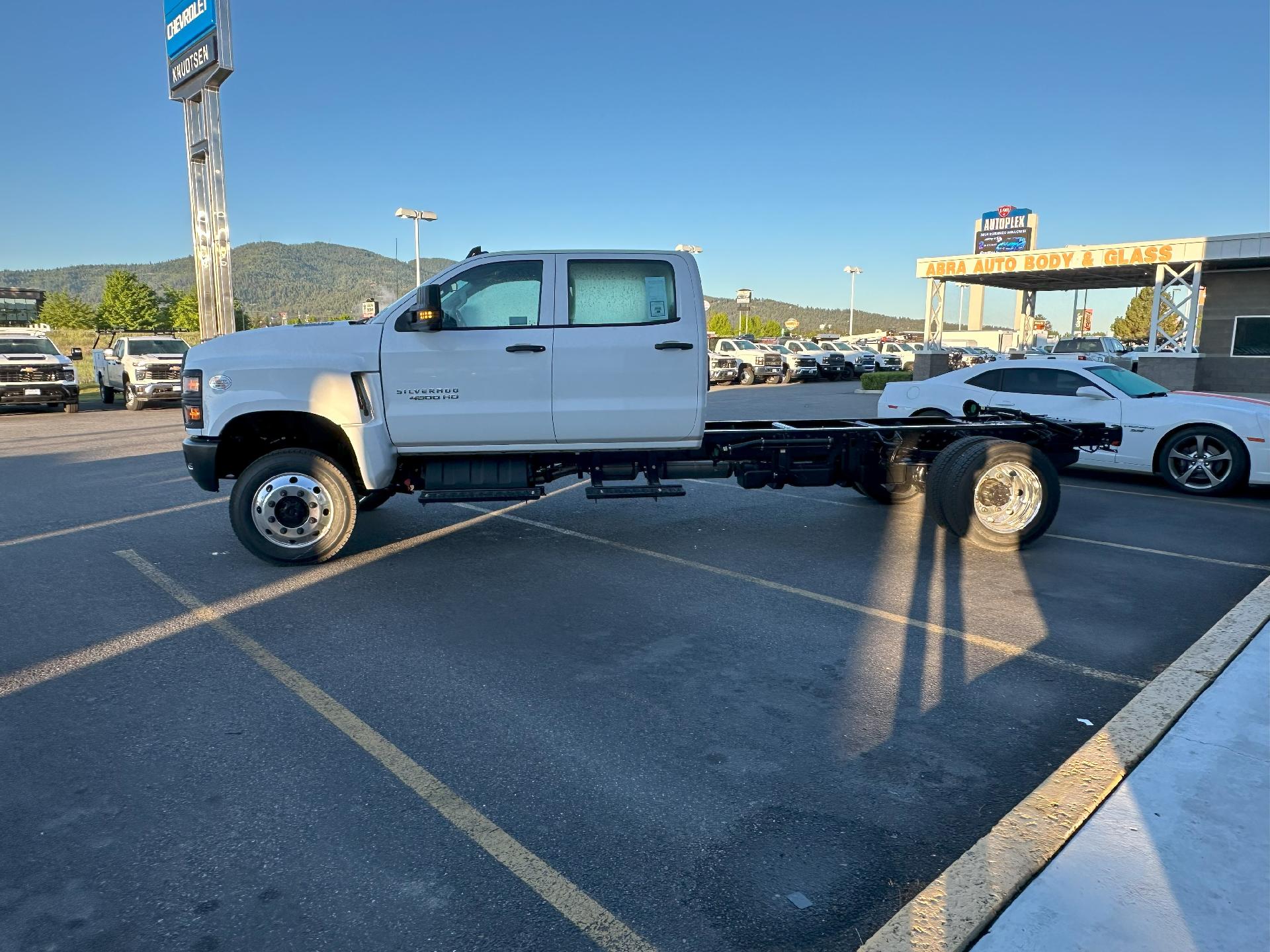 2024 Chevrolet Silverado Chassis Cab Vehicle Photo in POST FALLS, ID 83854-5365