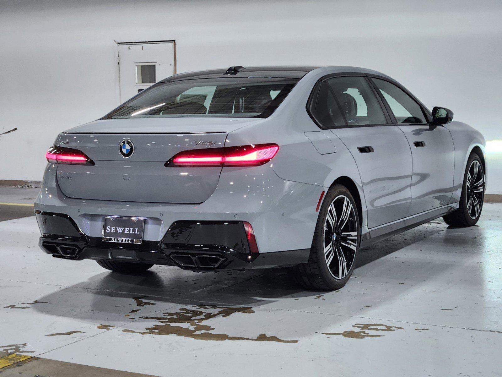 2024 BMW 760i xDrive Vehicle Photo in GRAPEVINE, TX 76051