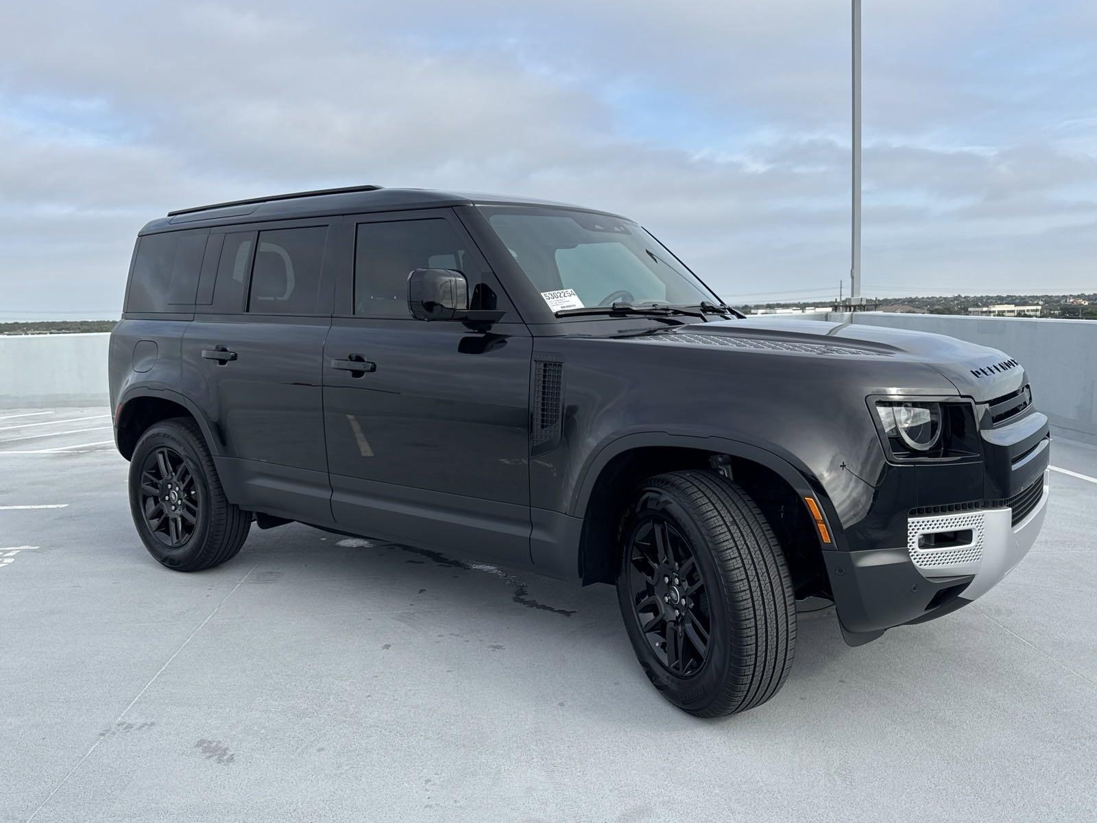 2025 Defender Vehicle Photo in AUSTIN, TX 78717