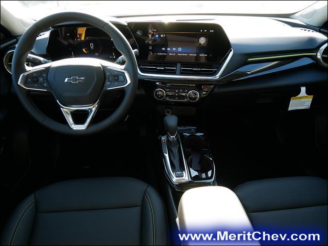 2025 Chevrolet Trax Vehicle Photo in MAPLEWOOD, MN 55119-4794