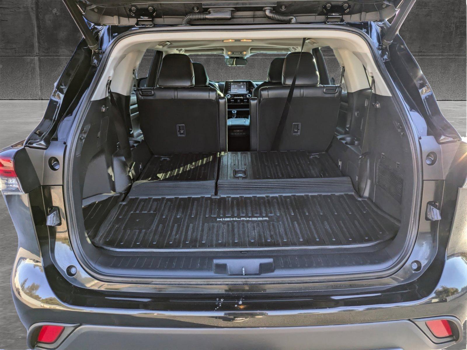 2020 Toyota Highlander Vehicle Photo in SPOKANE, WA 99212-2978