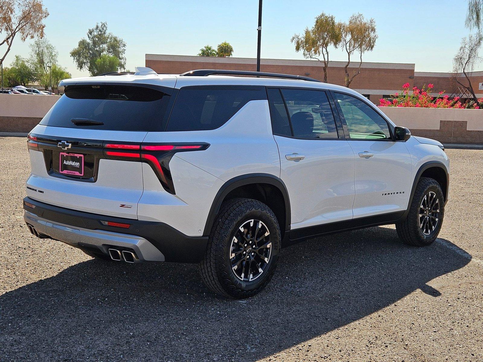 2024 Chevrolet Traverse Vehicle Photo in PEORIA, AZ 85382-3715