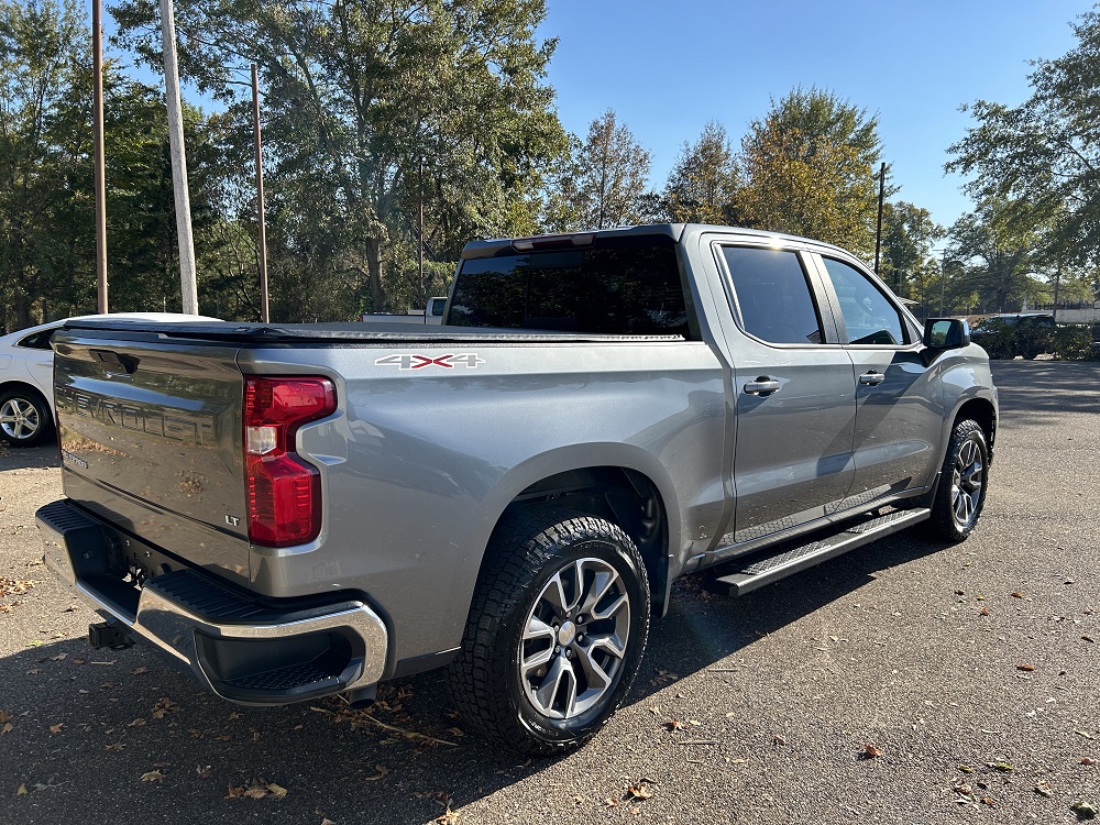 Used 2020 Chevrolet Silverado 1500 LT with VIN 3GCUYDET8LG233273 for sale in Magnolia, AR