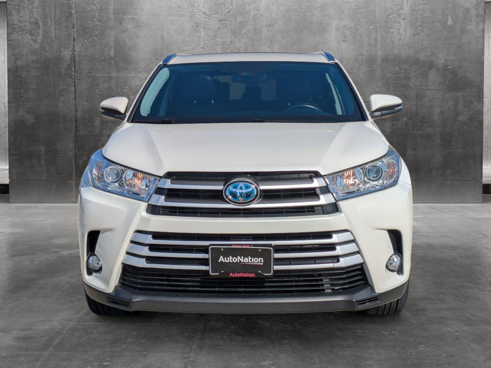 2019 Toyota Highlander Vehicle Photo in Tustin, CA 92782