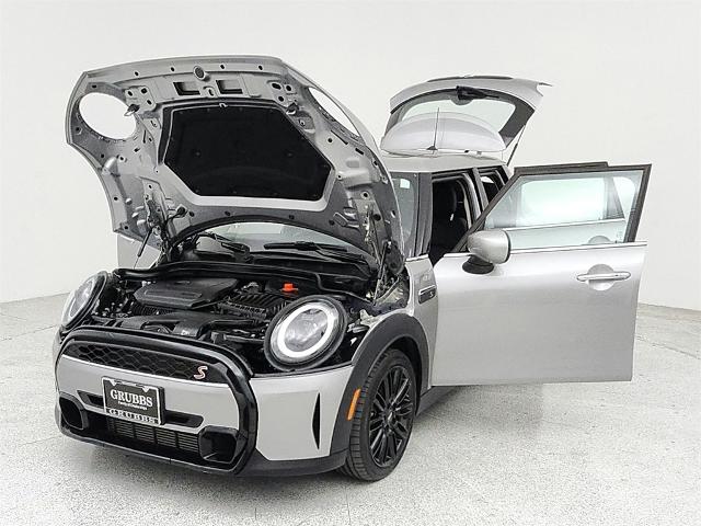 2024 MINI Cooper S Hardtop 4 Door Vehicle Photo in Grapevine, TX 76051