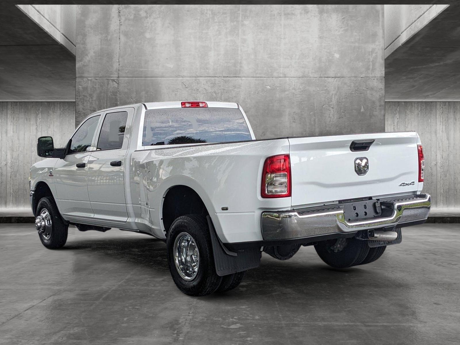 2024 Ram 3500 Vehicle Photo in WEST PALM BEACH, FL 33407-3296