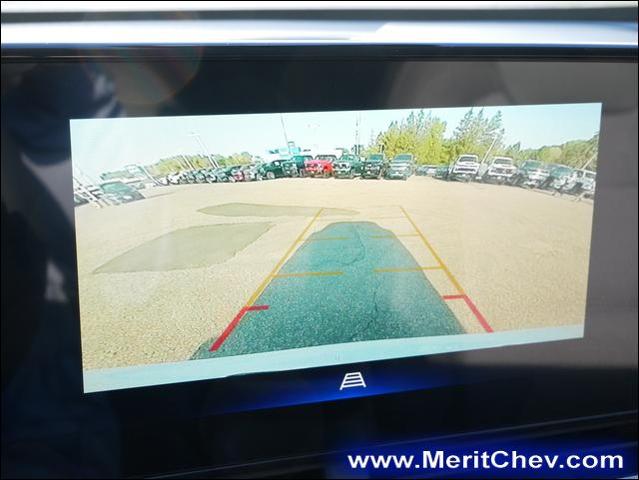 2025 Chevrolet Trax Vehicle Photo in MAPLEWOOD, MN 55119-4794